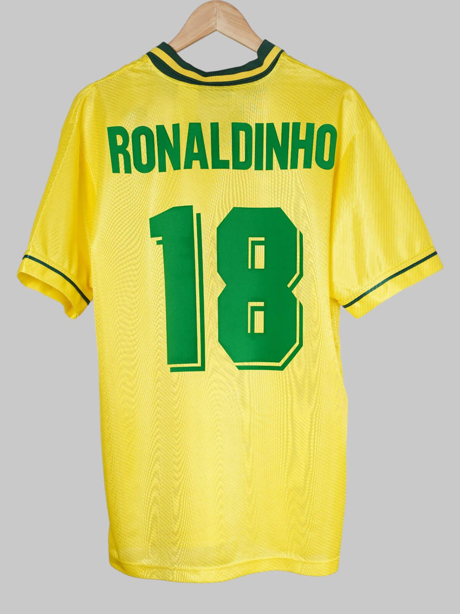 Brazil Home Shirt 1995/96 Ronaldinho 18 (XL)