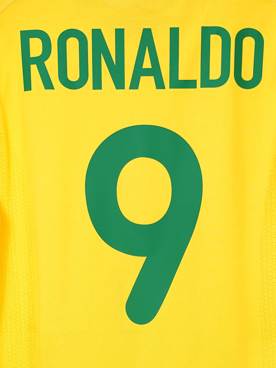 Brazil Home Shirt 2000/2 Ronaldo 9 (M)
