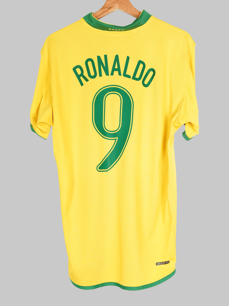 2006/07 Brazil Ronaldo #9 Home Shirt (M)