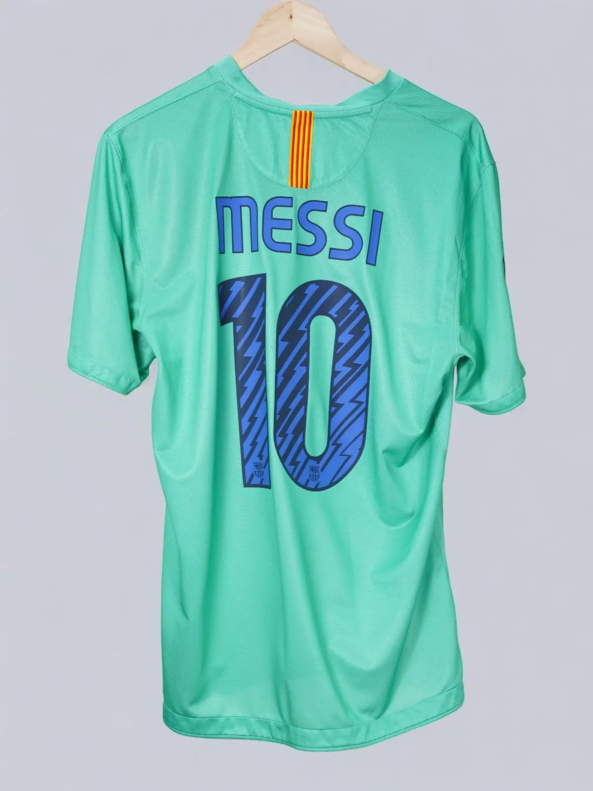 FC Barcelona Away Football Shirt 2010/11 – Messi – Size Large