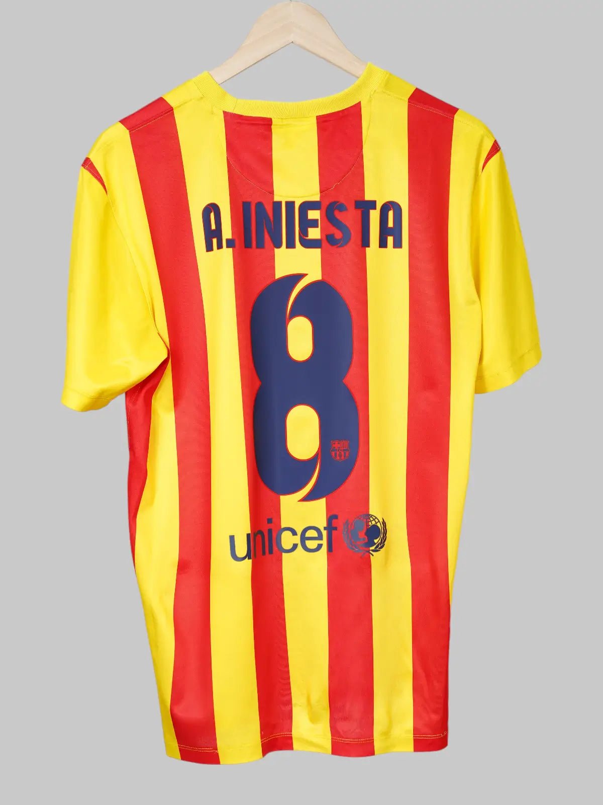 A. INIESTA 8番 FCB 2013-14 2nd カタルーニャ 2013/14 FC Barcelona A.Iniesta #8 Away Shirt (M) Nike – First11