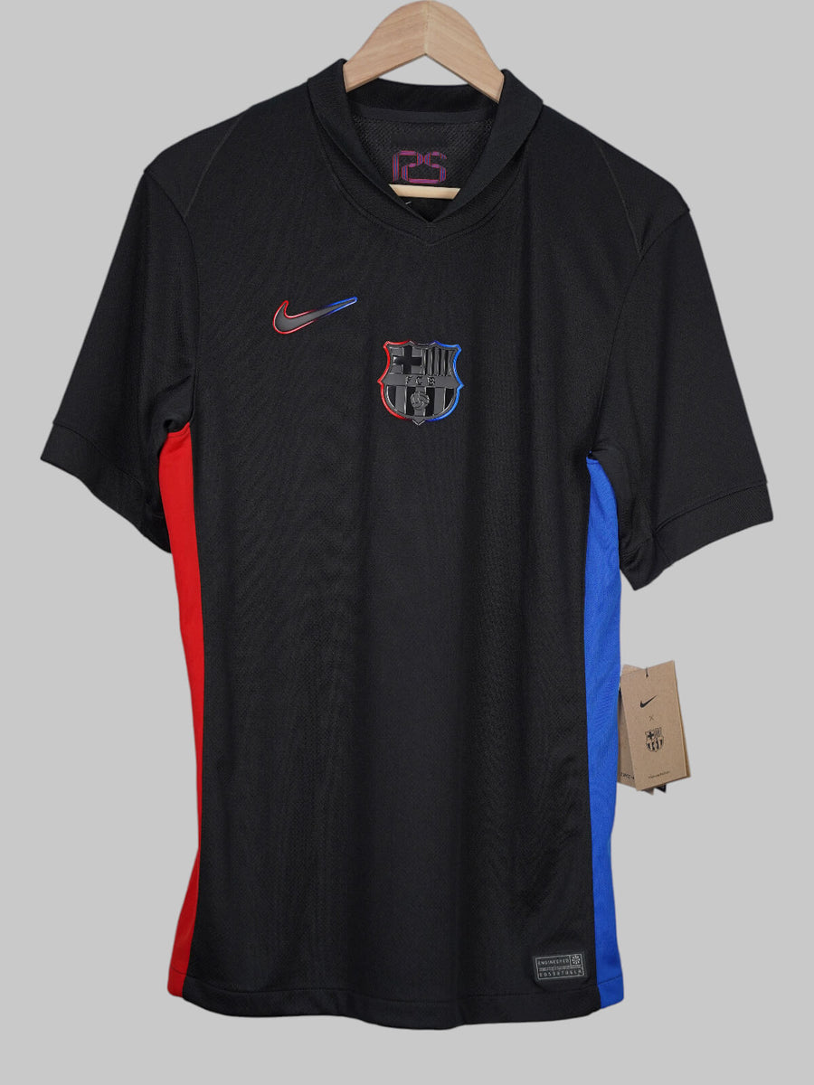 FC Barcelona Away Shirt 2024/25 BNWT Lamine Yamal 19 (M)
