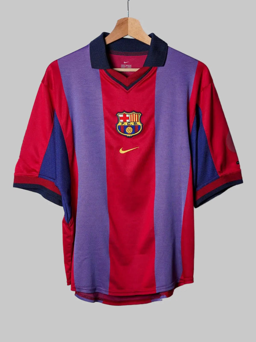 FC Barcelona Home Shirt 2000/01 Iniesta 24 (M)