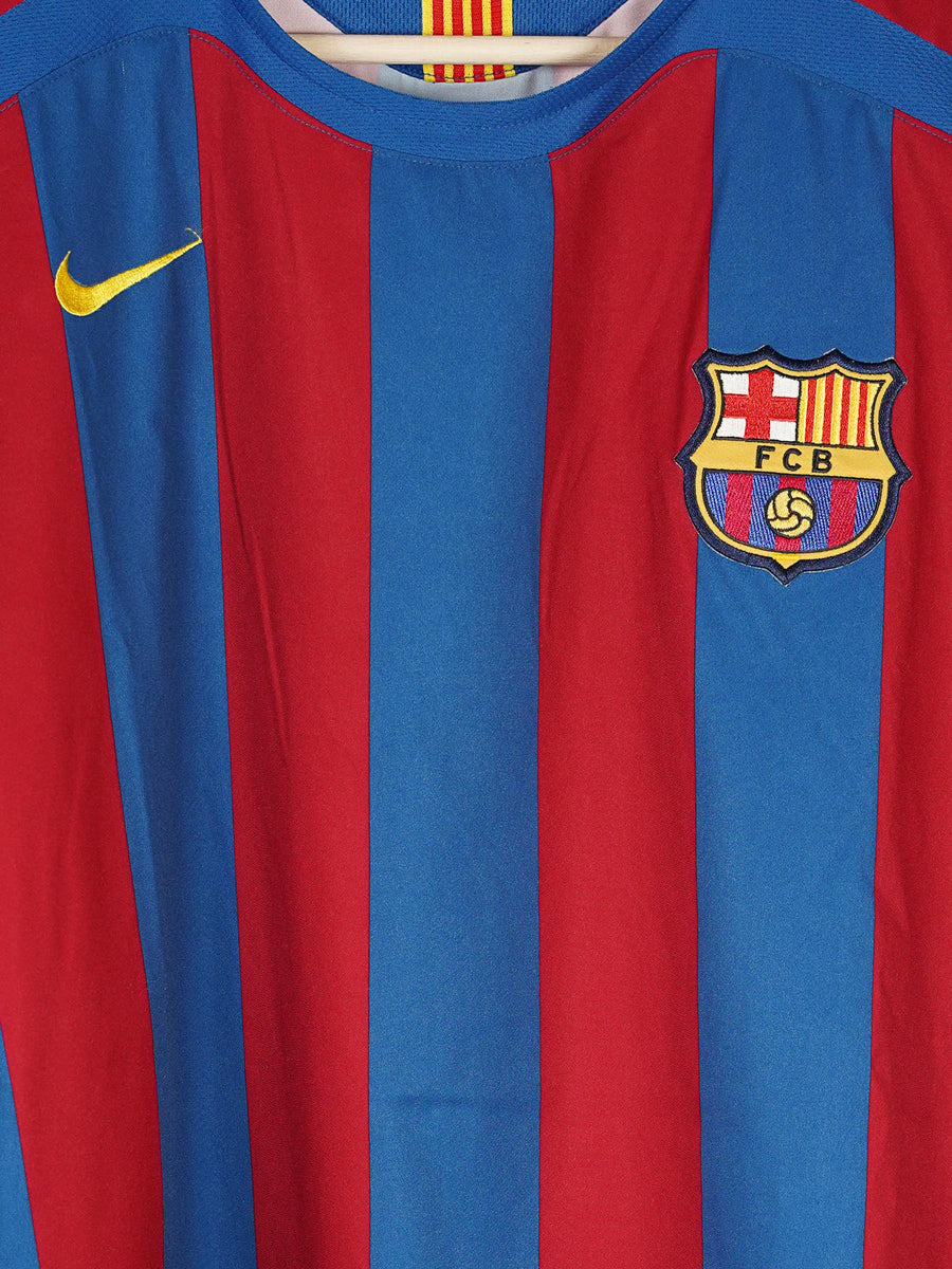 FC Barcelona Home Shirt 2005/6 Ronaldinho 10 (L)