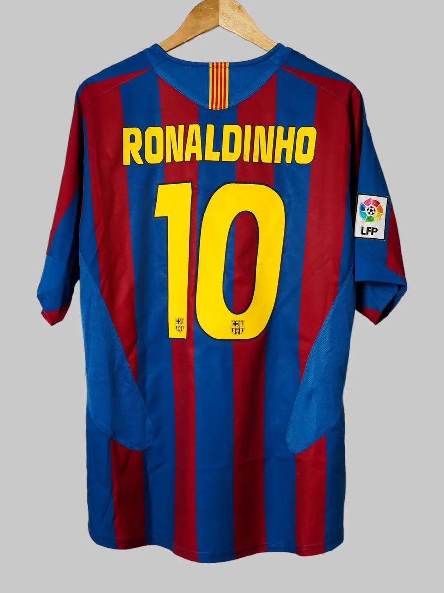 FC Barcelona Home Shirt 2005/6 Ronaldinho 10 (L)