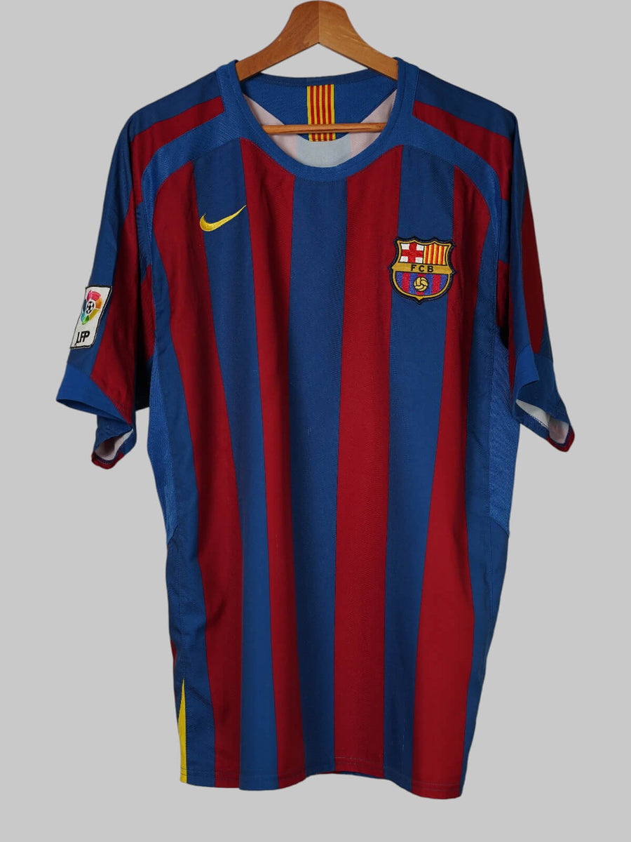 FC Barcelona Home Shirt 2005/6 Ronaldinho 10 (L)