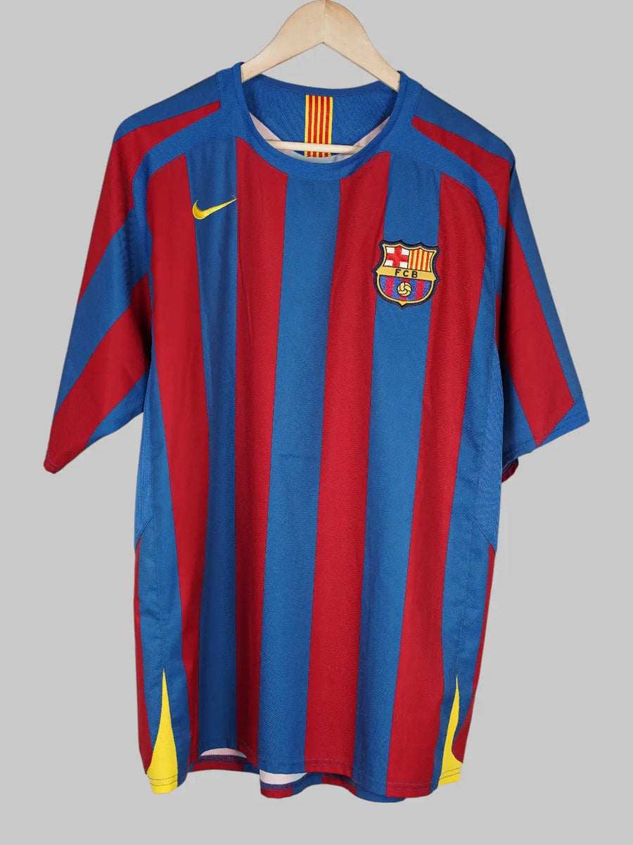 FC Barcelona Home Shirt 2005/6 Ronaldinho 10 (L)