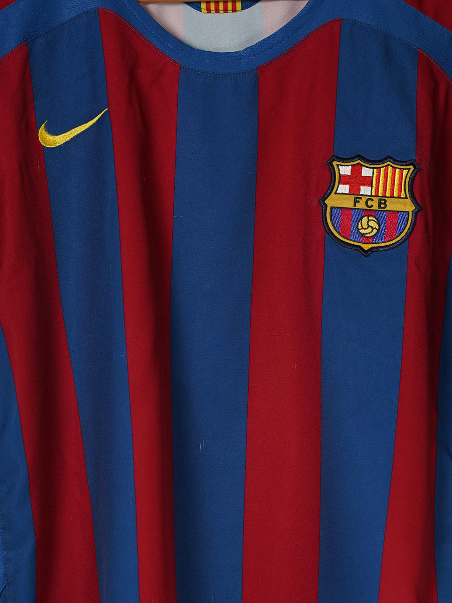 FC Barcelona Home Shirt 2005/6 Ronaldinho 10 (L)