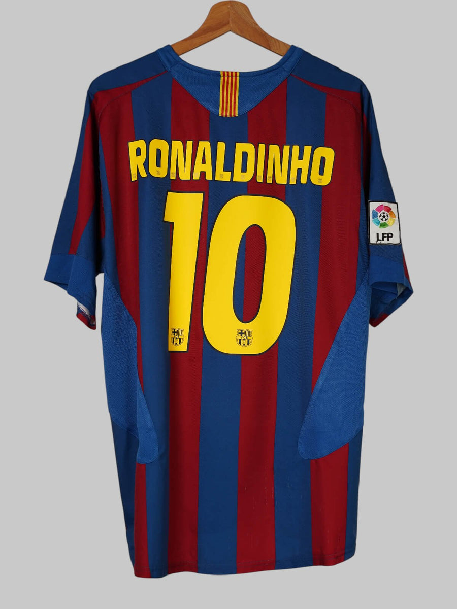 FC Barcelona Home Shirt 2005/6 Ronaldinho 10 (L)