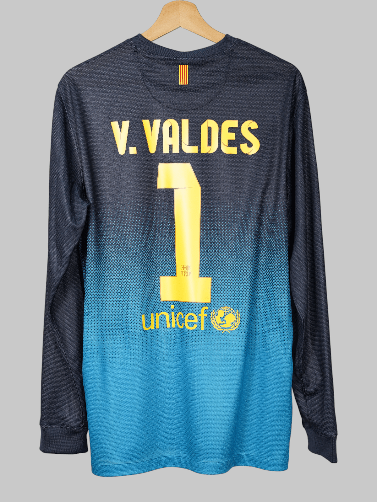 2012/13 FC Barcelona Valdes #1 Keeper Shirt (M) Nike – First11