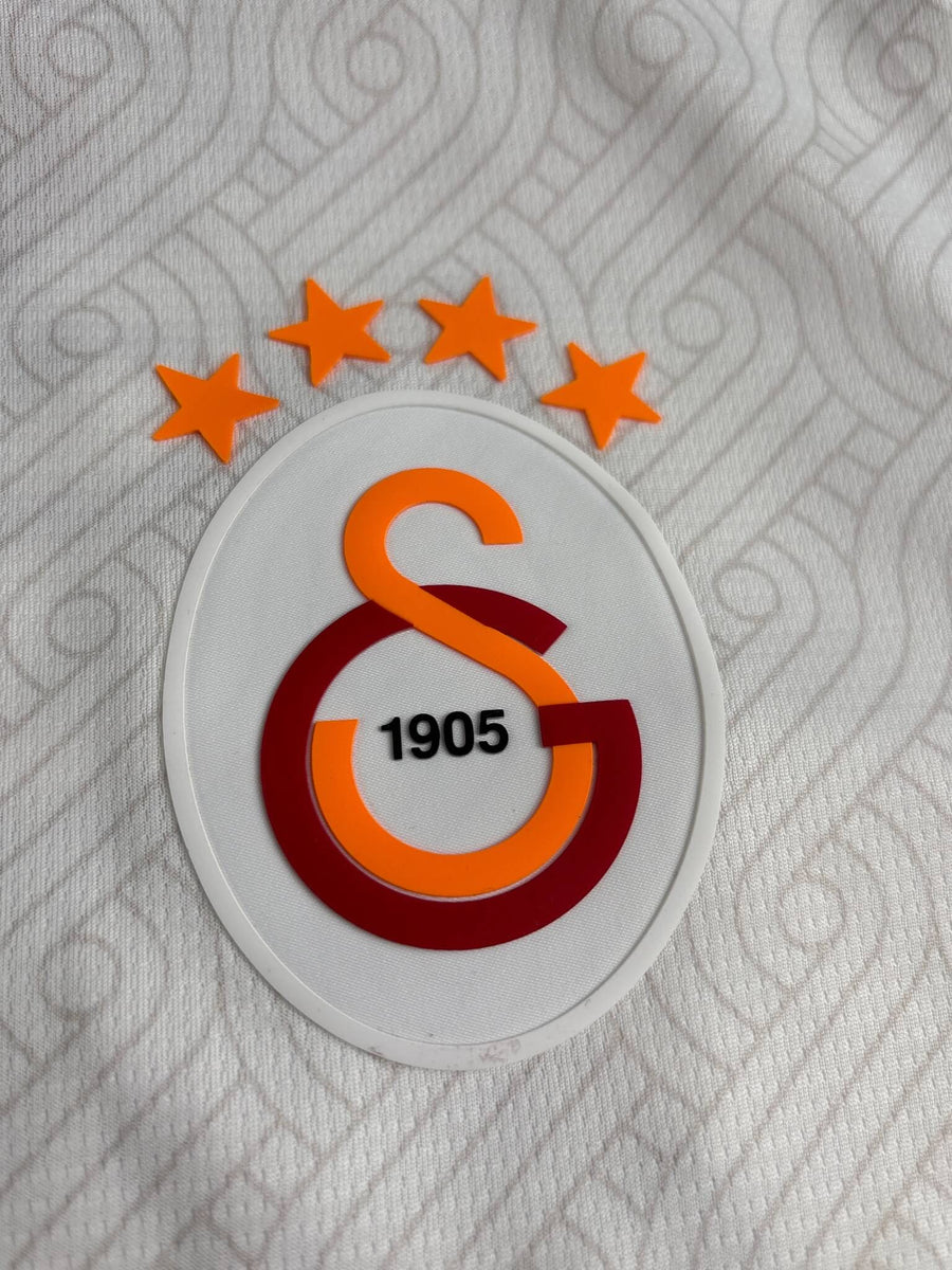 Galatasaray Away Shirt 2024/25 Osimhen 45 BNWT (S)