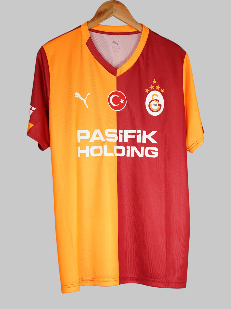 Galatasaray Home Shirt 2025/26 Signed Osimhen 45 (L)