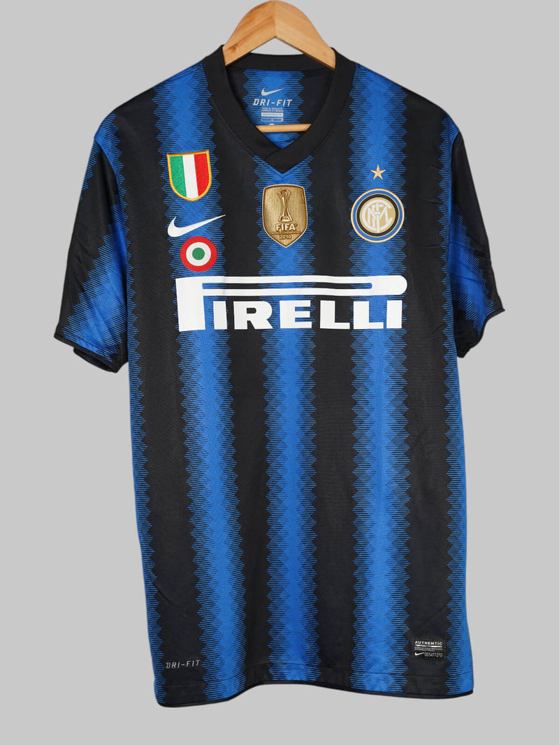 Inter Milan Home Shirt 2010/11 Milito 22 (L)