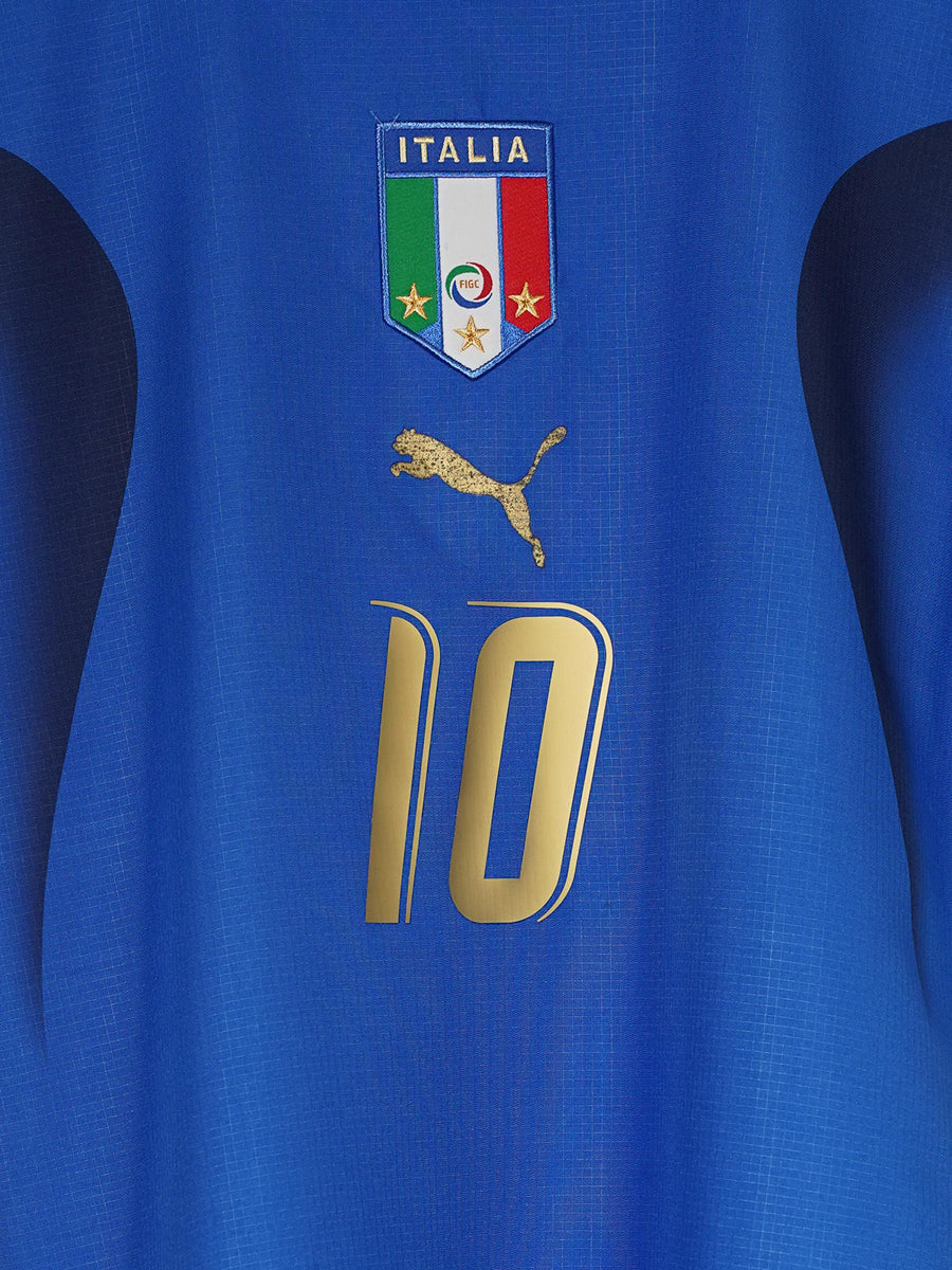 Italy Home Shirt 2006/7 Totti 10 (S)