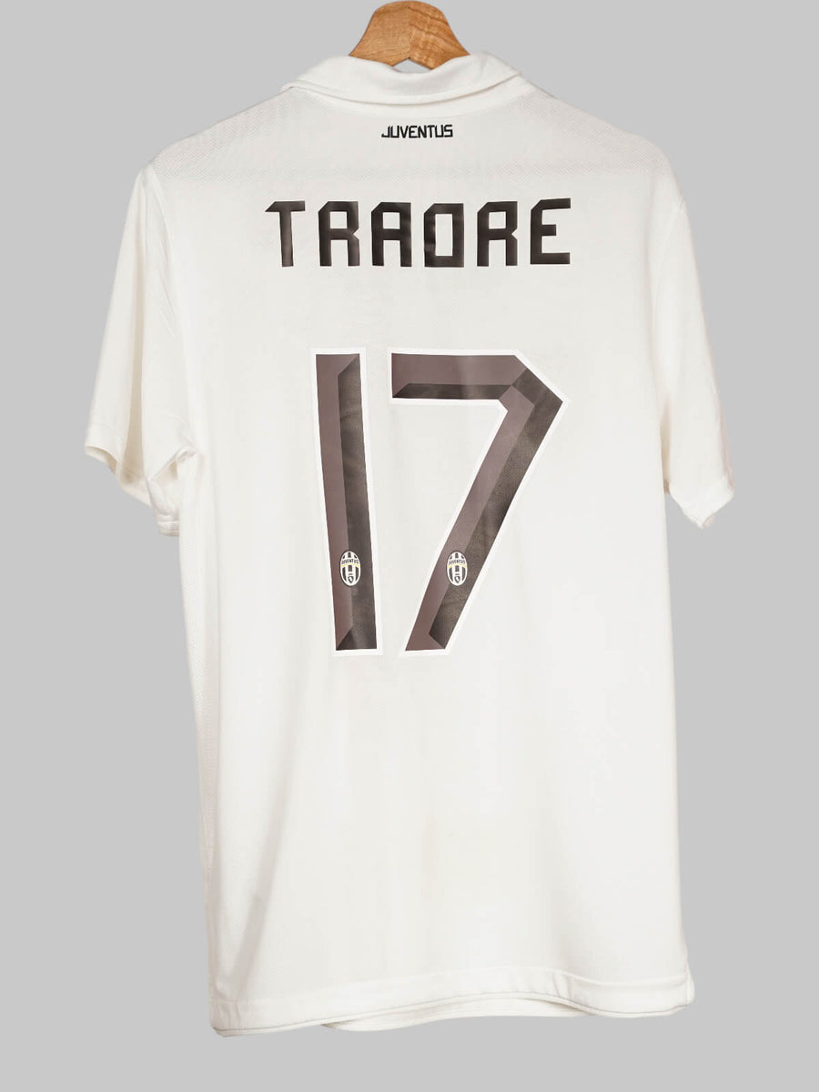 Juventus Away Shirt 2010/11 Traore 17 (M)