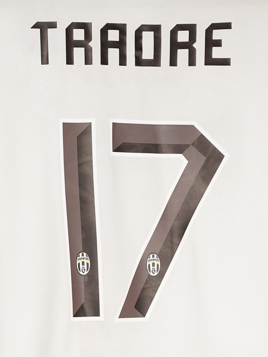 Juventus Away Shirt 2010/11 Traore 17 (M)