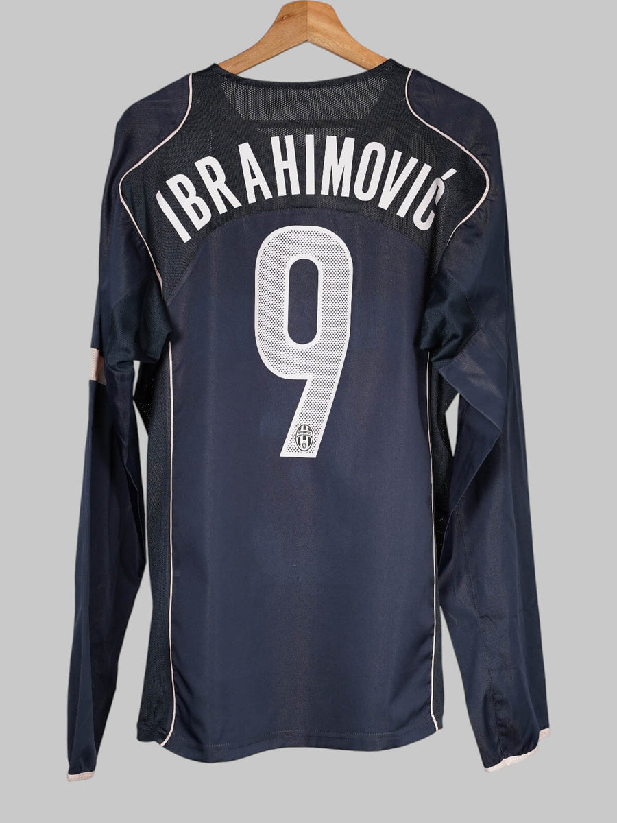 Juventus Away Shirt L/S 2004/5 Ibrahimovic 9 (XL)