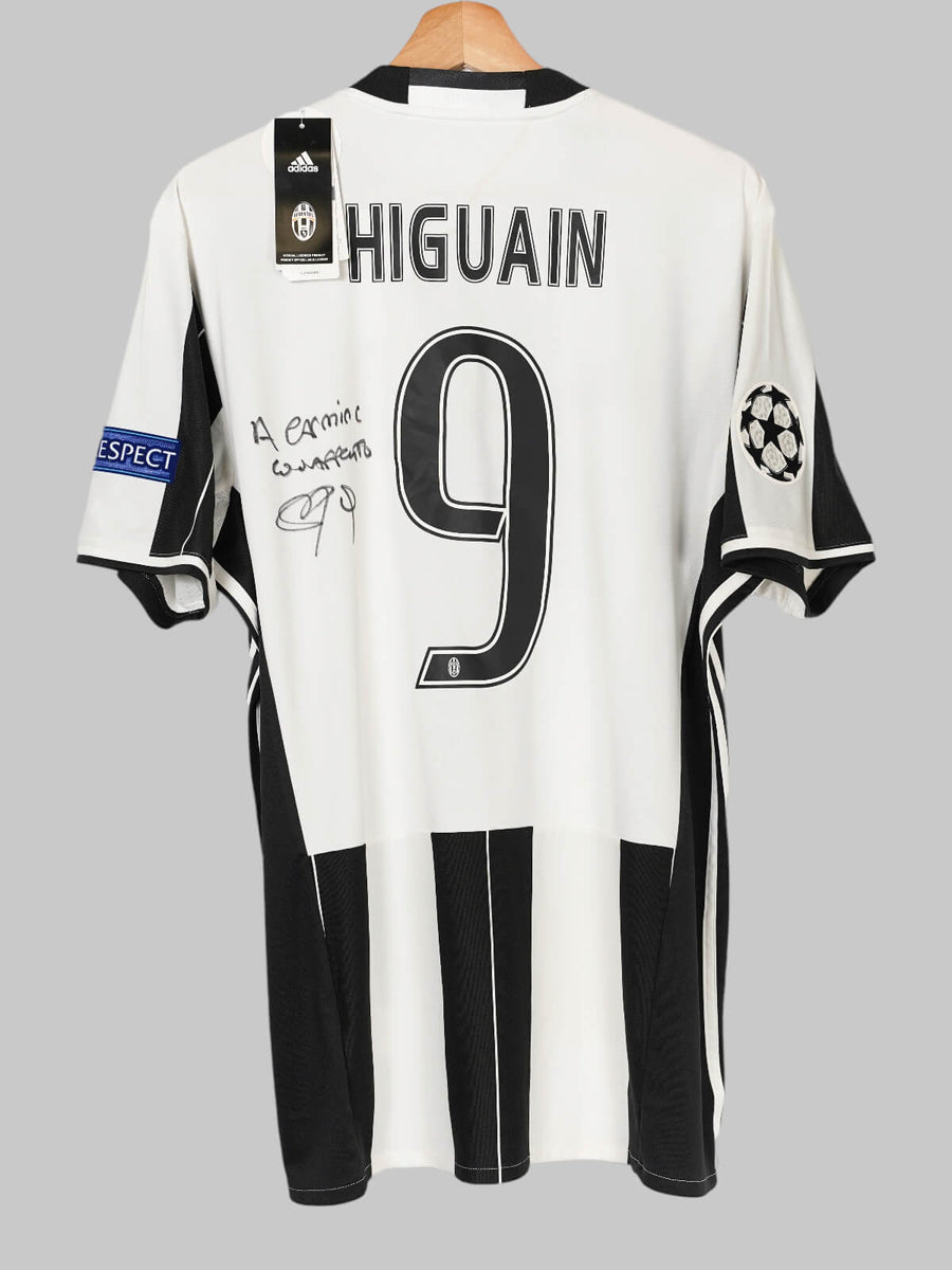 Juventus Home Shirt 2016/17 Higuain 9 Signed & BNWT (L)