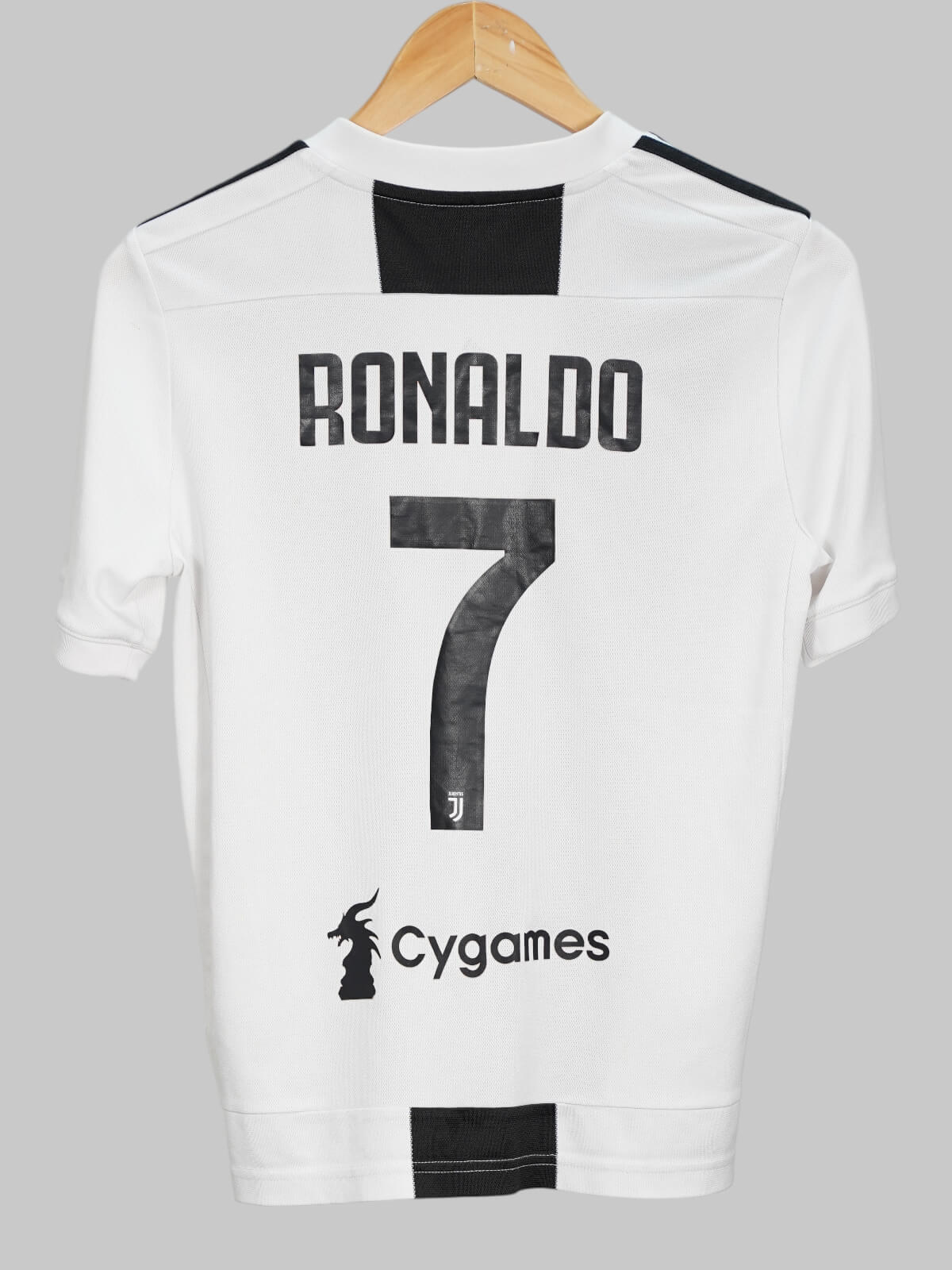 2018/19 Juventus Ronaldo #7 Home Shirt (L Kids) Adidas – First11