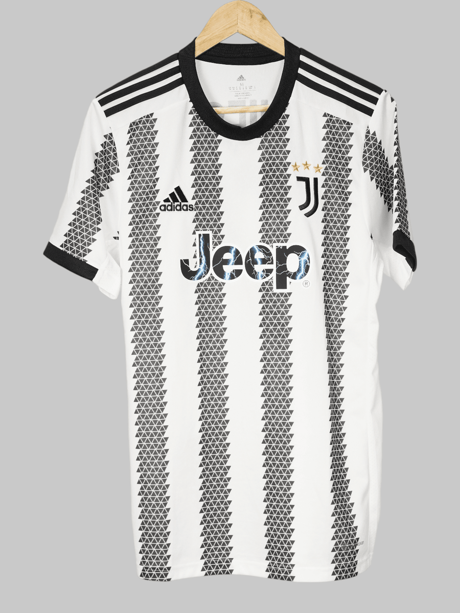 Juventus Home Shirt 2022/23 Chiesa 7 (M)
