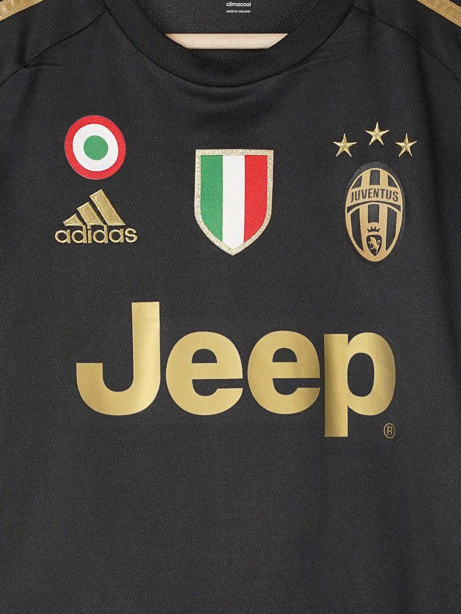 Juventus Third Shirt 2015/16 Signed Bonucci 19 (S)