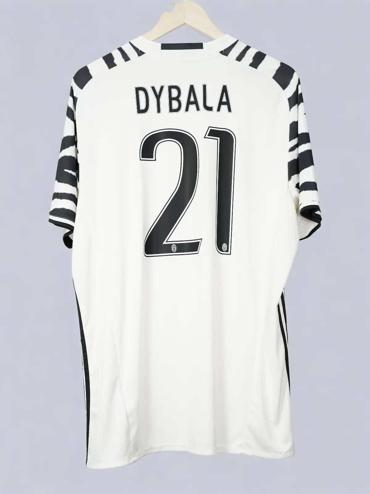 Juventus Home Football Shirt 2016/17 – Dybala – Size Extra Large