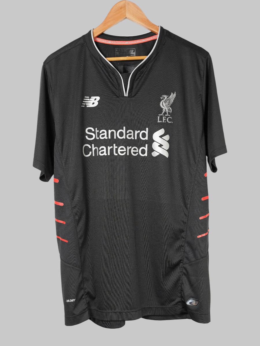 Liverpool Away Shirt 2016/17 Coutinho 10 (XL)