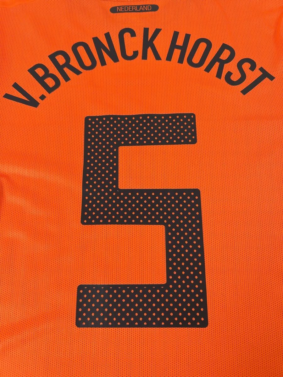 Netherlands Home Shirt Player Issue 2010/11 V.Bronckhorst 5 (M)