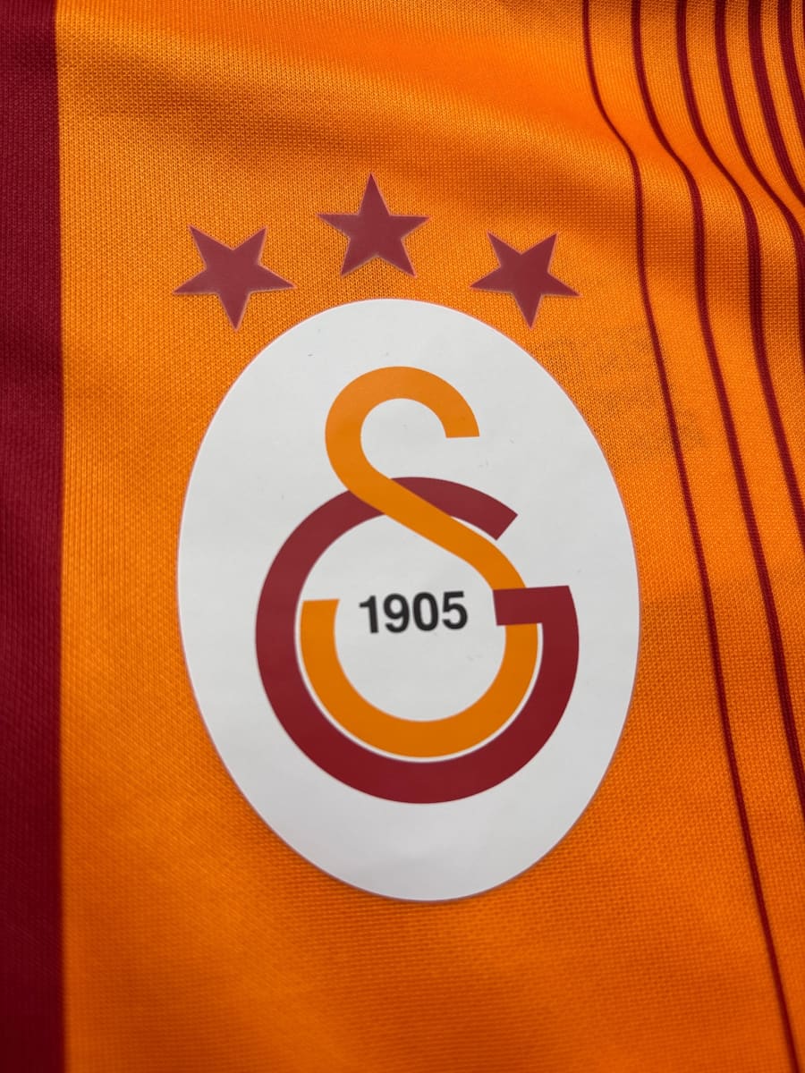 2014/15 Galatasaray Sneijder #10 Home Shirt BNWT Signed With Video Proof (XXL)
