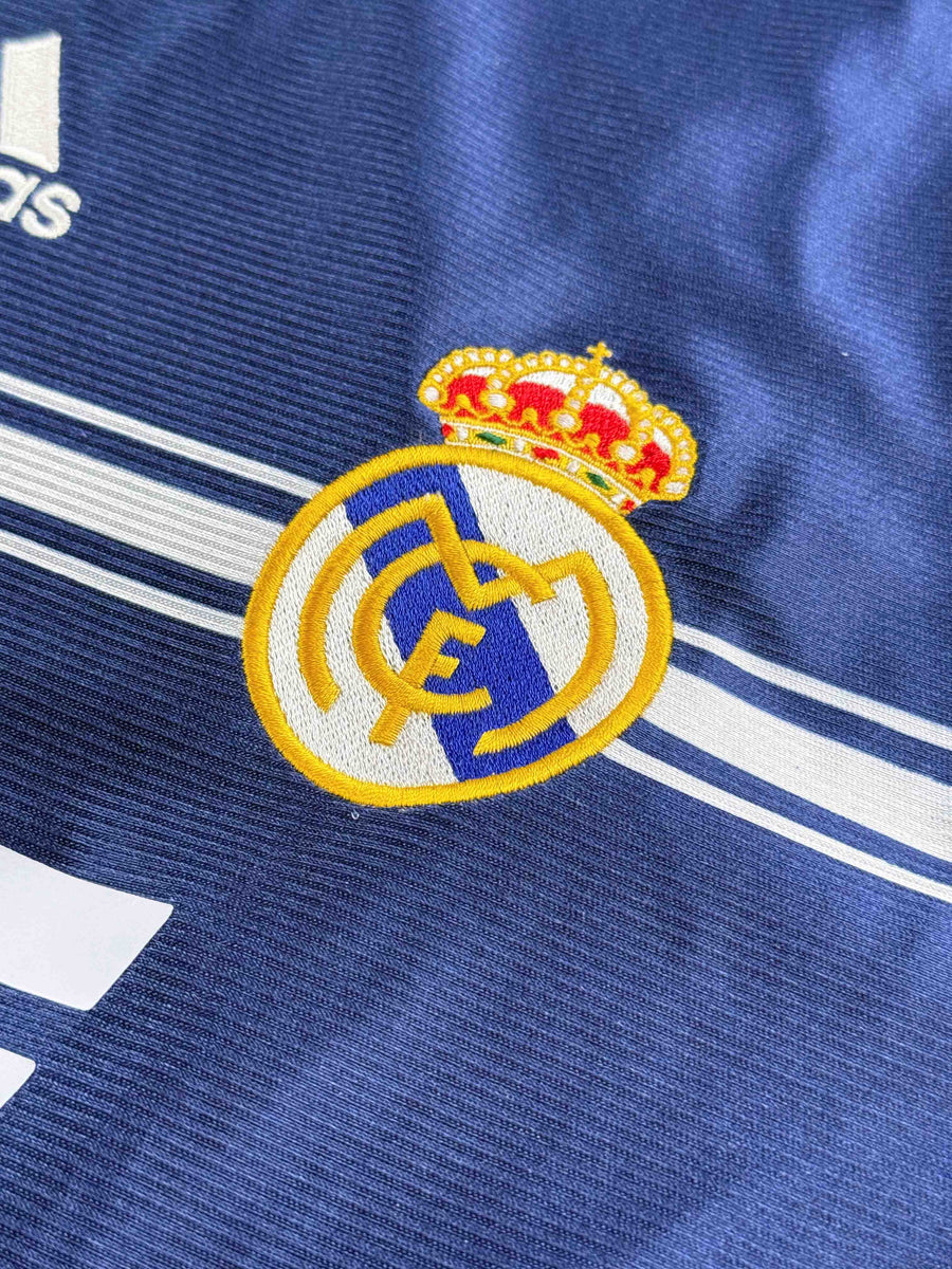 Real Madrid Away Shirt 1998/99 Eto'o 16 (L)
