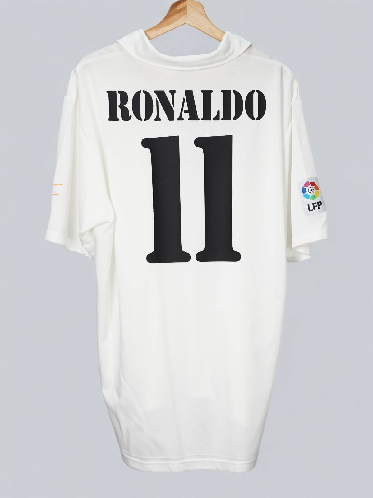 2002/3 Real Madrid Ronaldo #11 Home Shirt (XL) Adidas – First11