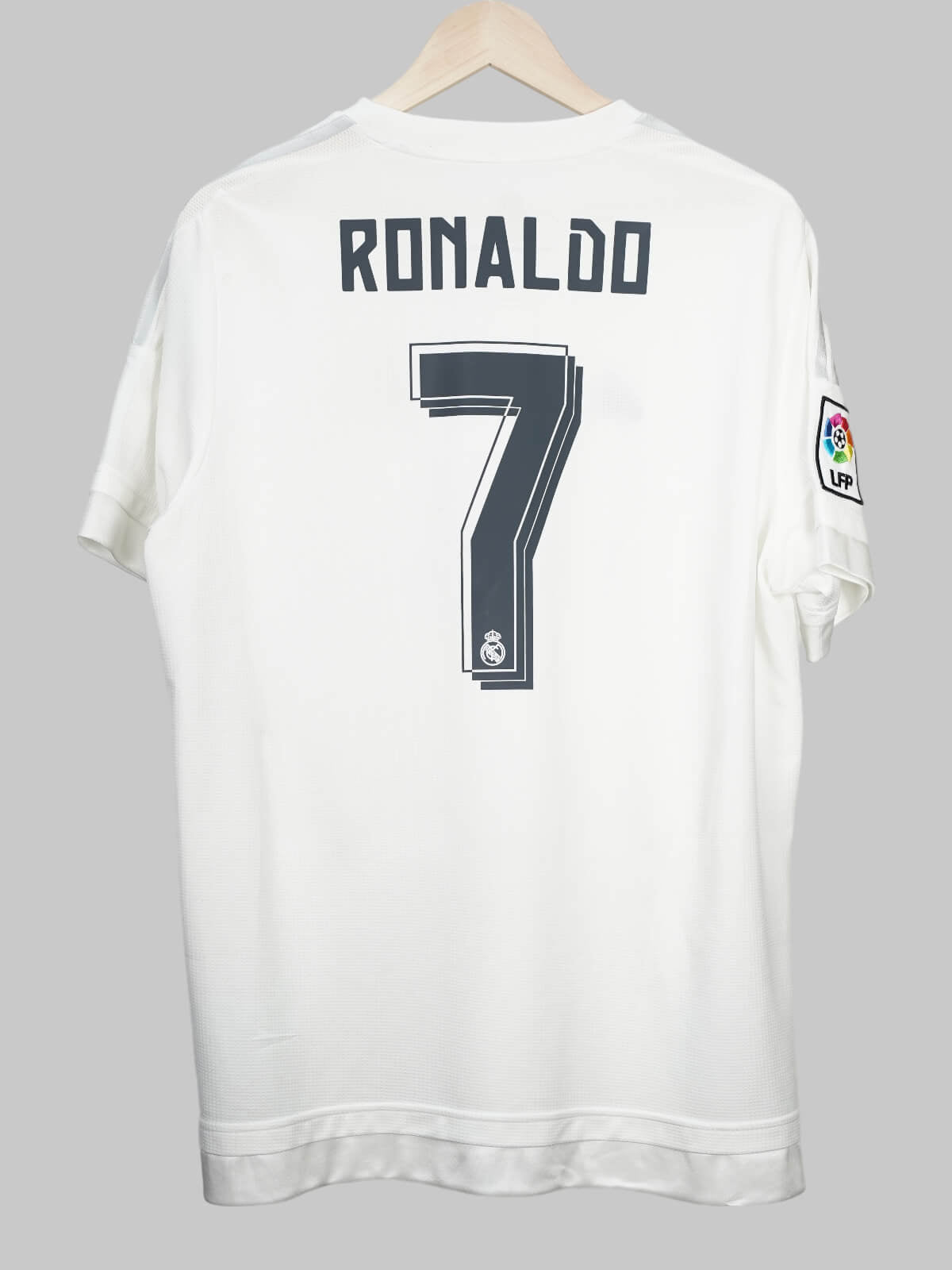 2015/16 Real Madrid Ronaldo #7 Home Shirt (XL) Adidas – First11