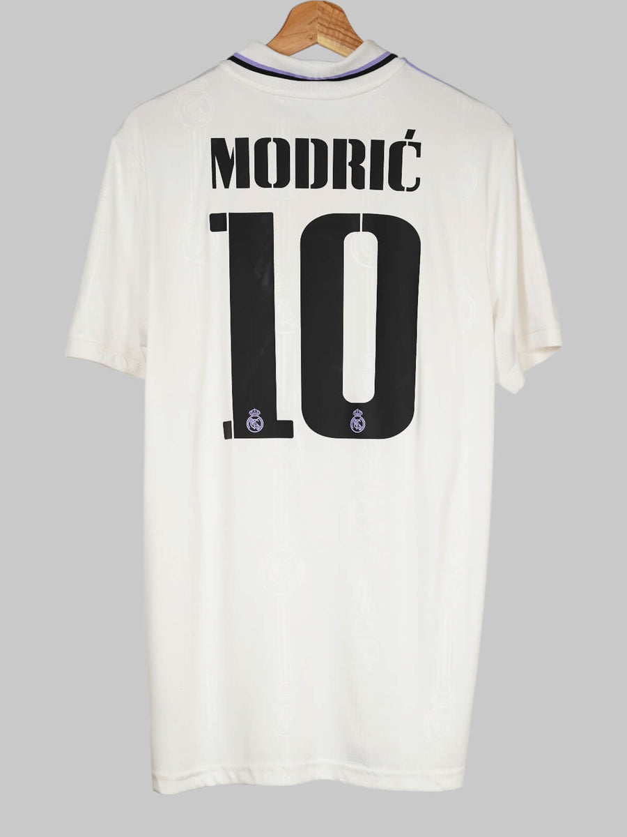 Real Madrid Home Shirt 2022/23 Modric 10 (M)