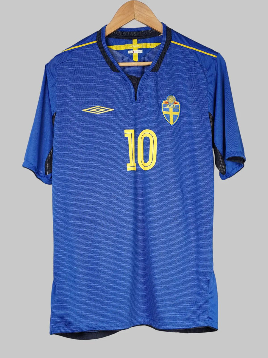 Sweden Away Shirt 2005/6 Ibrahimovic 10 (L)