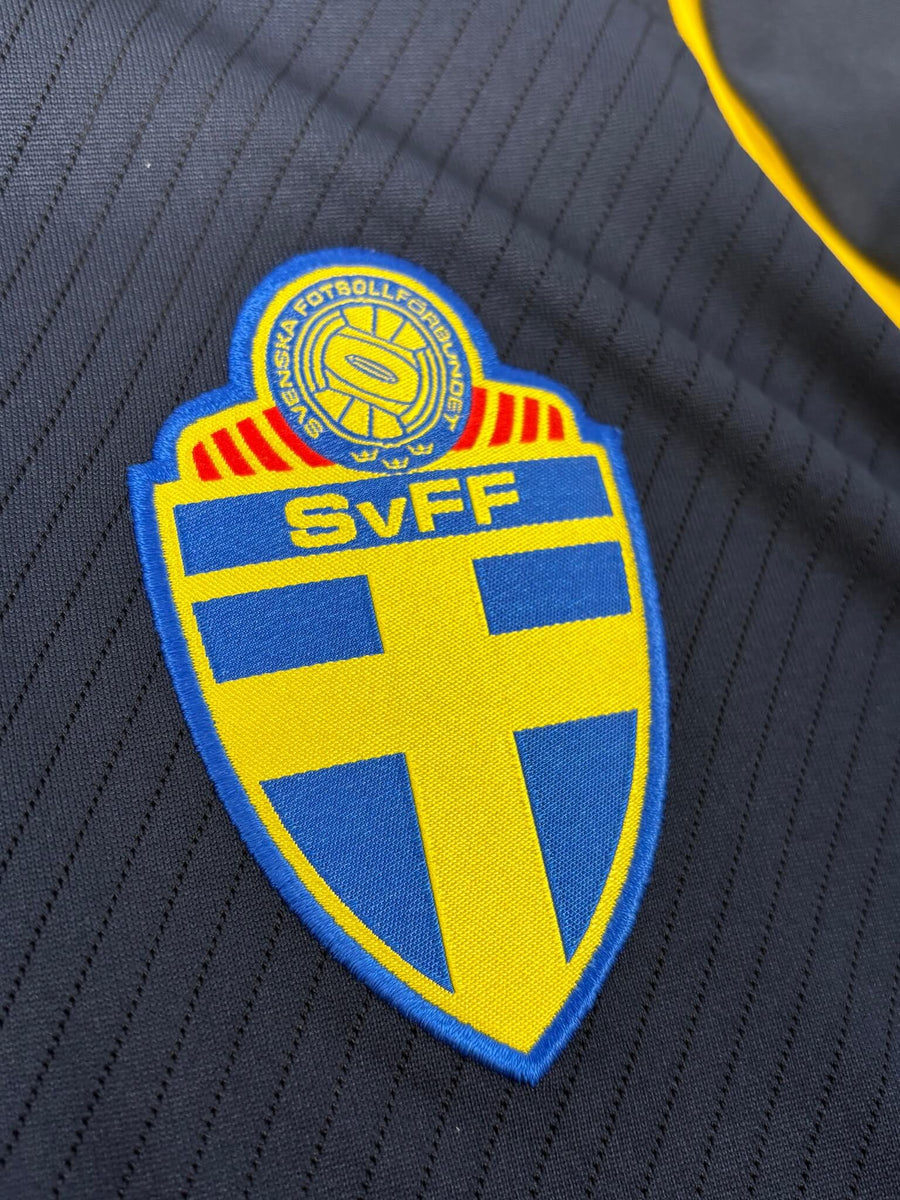 Sweden Away Shirt 2008/9 Ibrahimovic 10 (M)