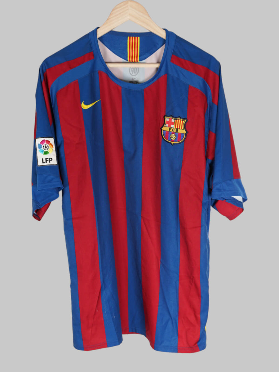2005/6 Barcelona Ronaldinho #10 Home Shirt (XL)