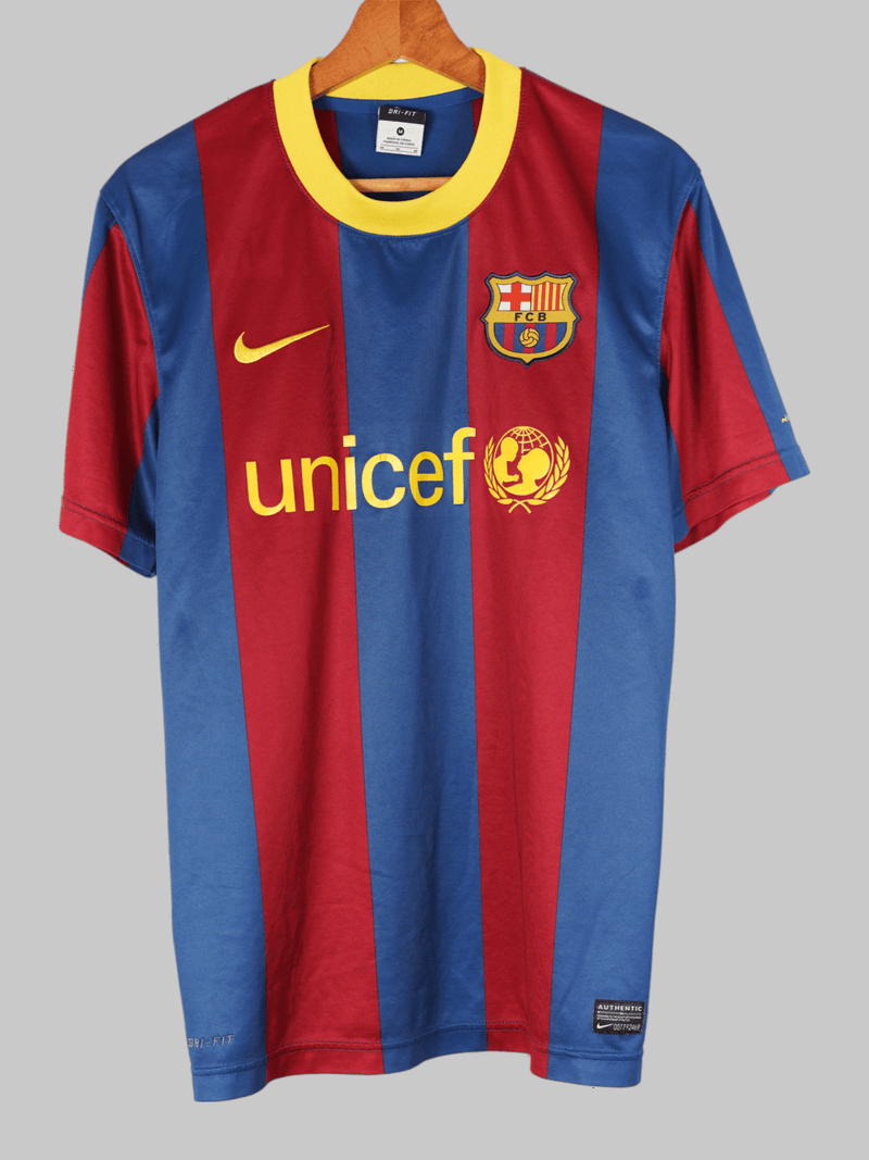 2010/11 Barcelona Xavi #6 Home Shirt (M)