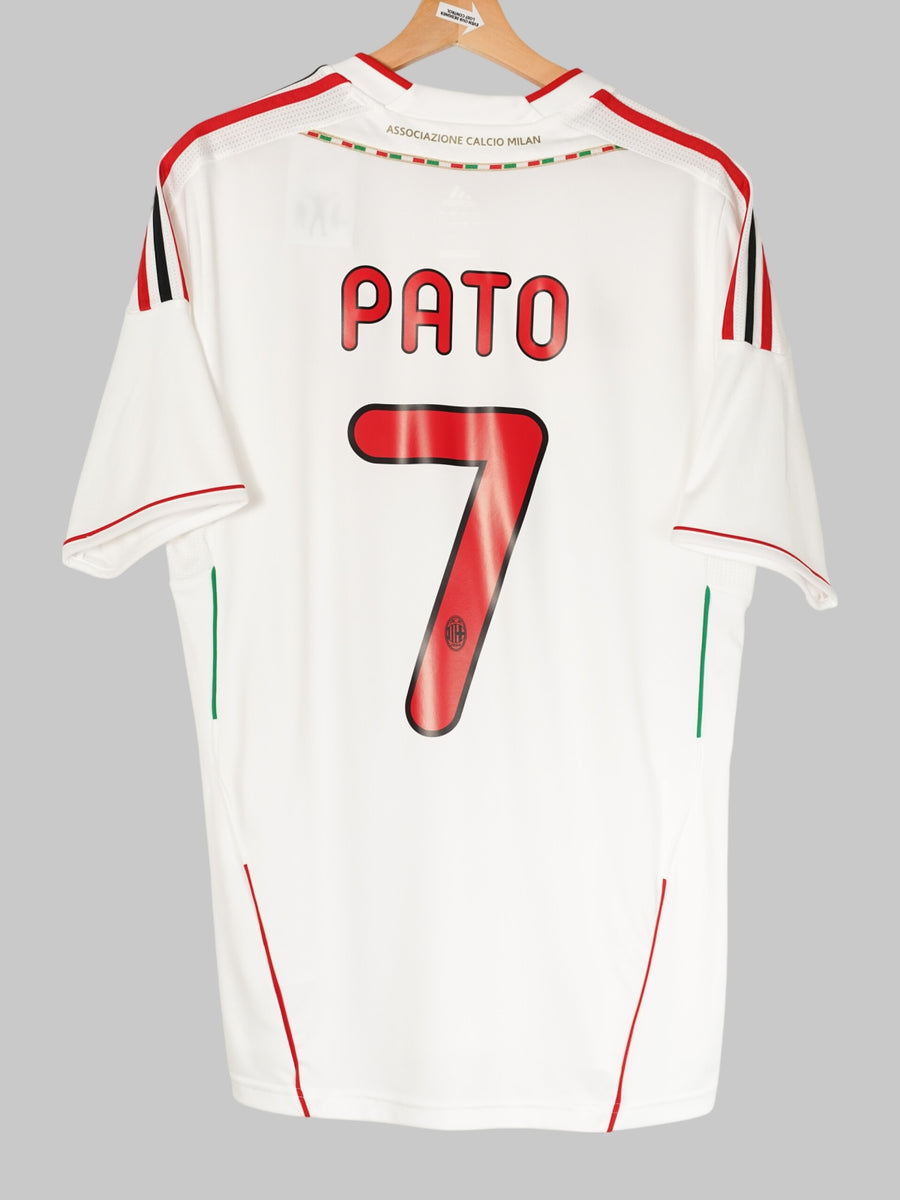 2011/12 AC Milan Pato #7 Away Shirt (M)