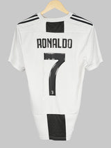 2018/19 Juventus Ronaldo #7 Home Shirt (M)