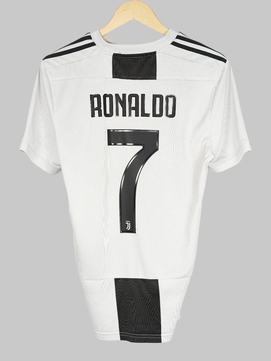 2018/19 Juventus Ronaldo #7 Home Shirt (M)