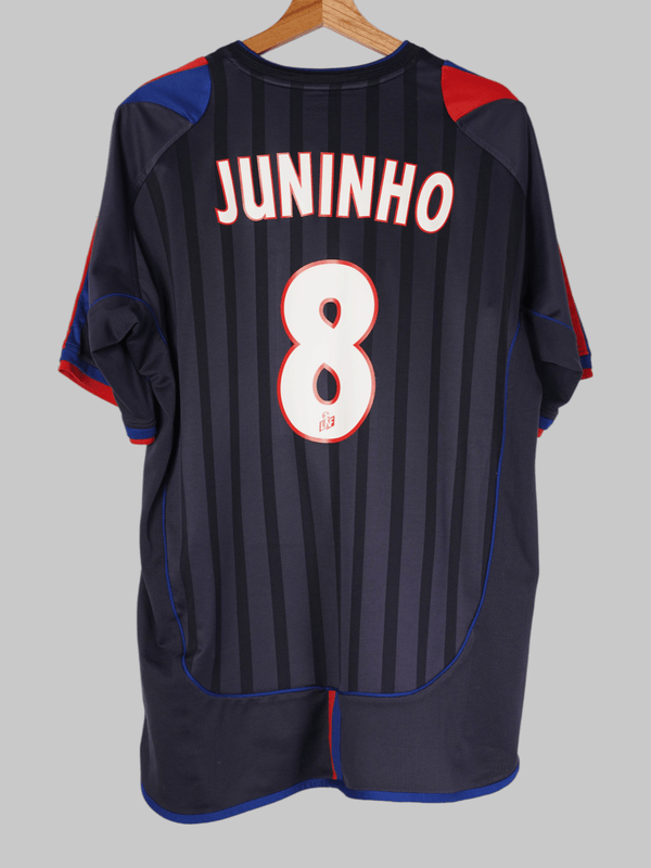 2002/3 Lyon Juninho #8 Away Shirt (L) Umbro