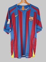 2005/6 Barcelona Ronaldinho #10 Home Shirt (M)