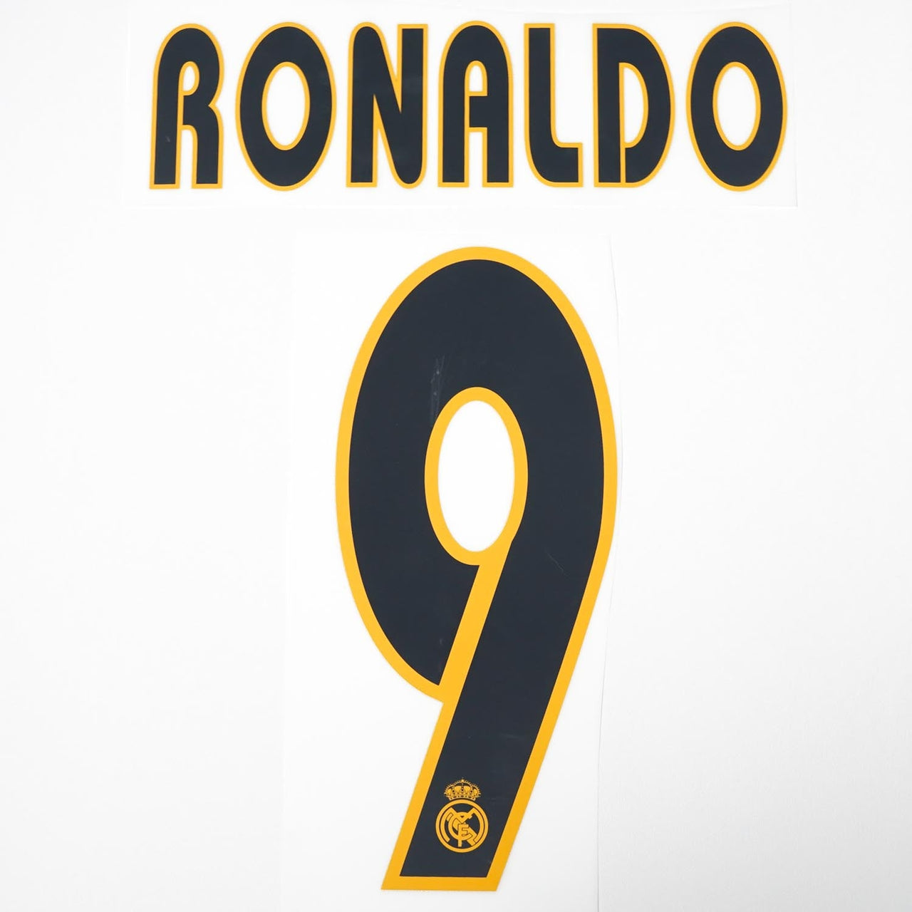 2003 - 2005 Real Madrid Home Name Set Ronaldo 9 (Repro)