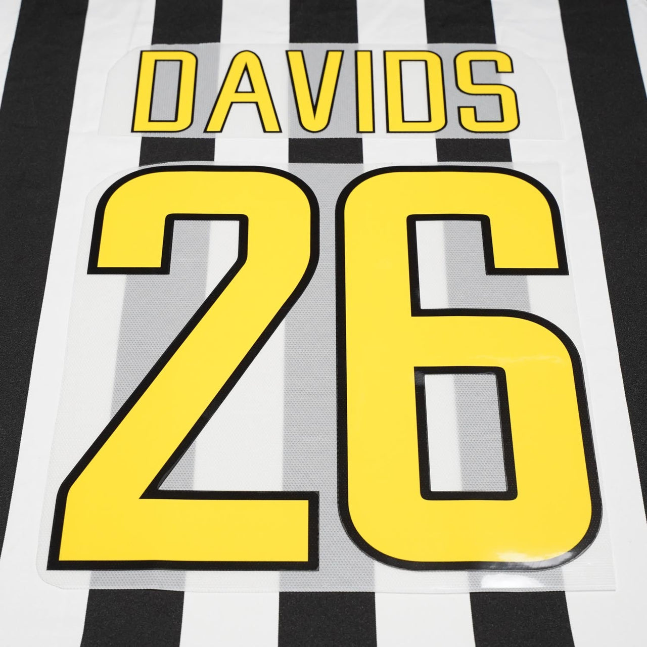 2003/4 Juventus Home Name Set Davids #26 (Repro)