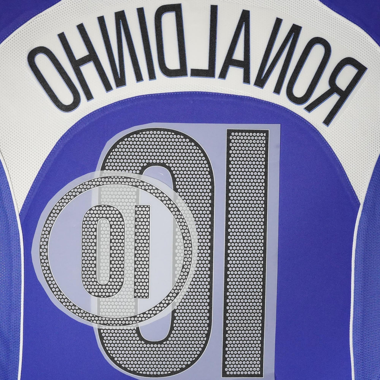 2004 - 2006 Brazil Away Name Set Ronaldinho 10 (Repro)