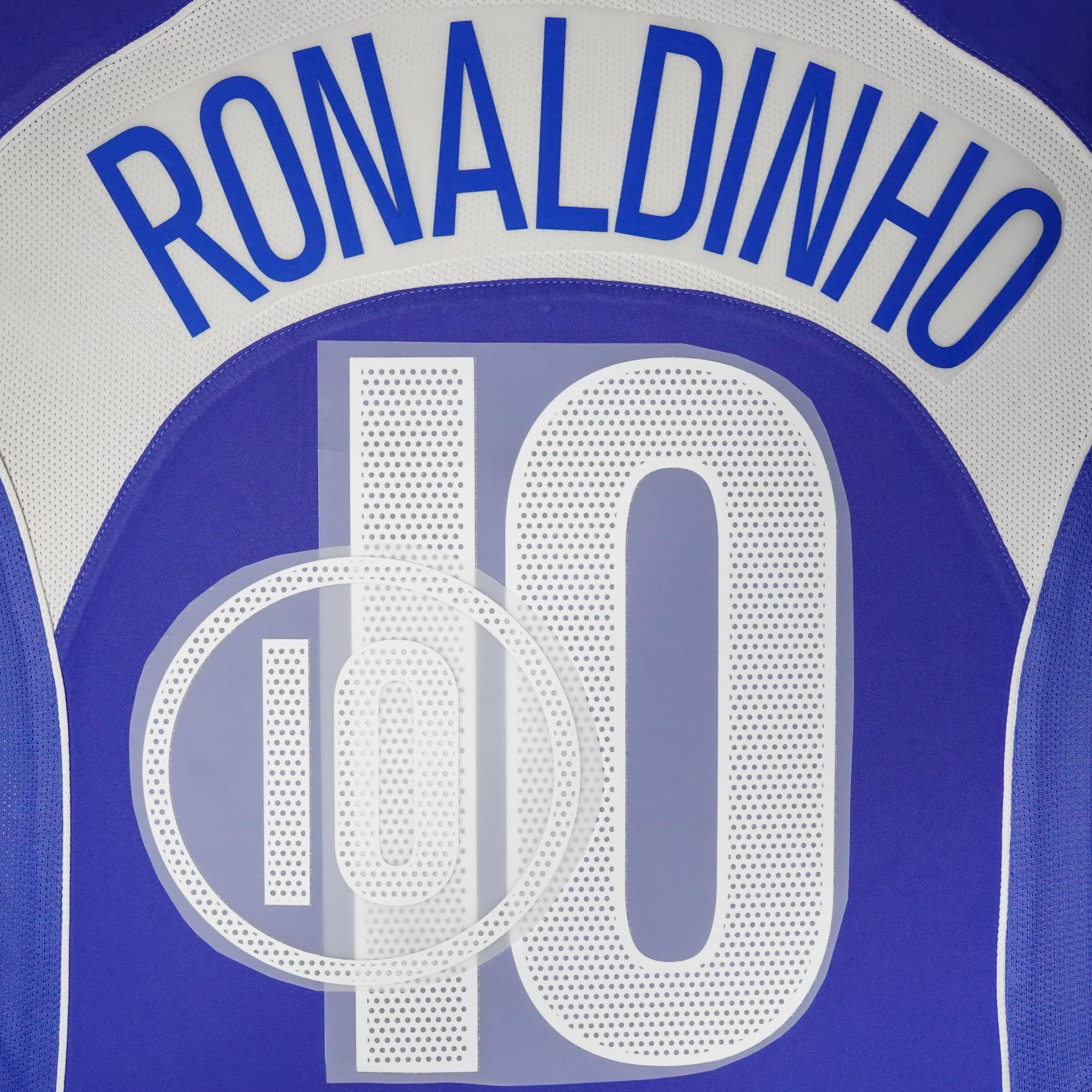 2004 - 2006 Brazil Away Name Set Ronaldinho 10 (Repro)