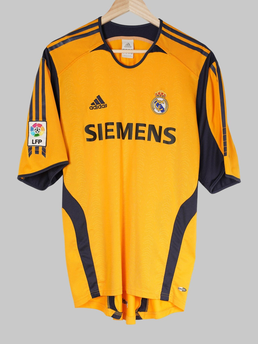 2005/06 Real Madrid Casillas #1 Keeper Shirt (M)