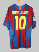 2005/6 Barcelona Ronaldinho #10 Home Shirt (L)