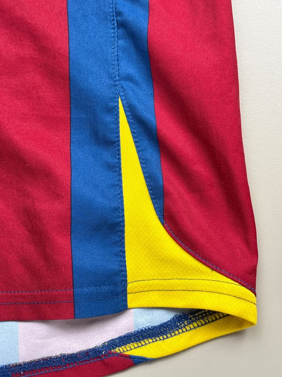 2005/6 Barcelona Ronaldinho #10 Home Shirt (L)
