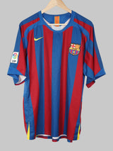2005/6 Barcelona Ronaldinho #10 Home Shirt (L)